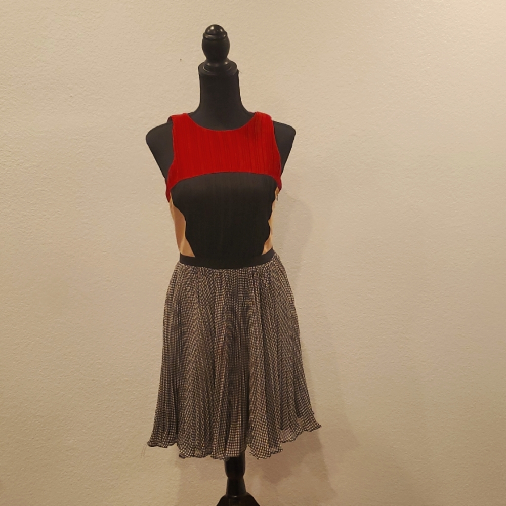 Adorable Greylin Anthropologie Margot Colour pleated dress